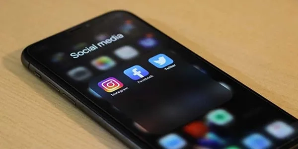 Thumbnail image for 8 do’s and don’ts for social media and your job hunt